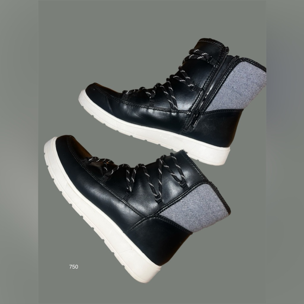 Women's Black Faux Fur Lined Boots